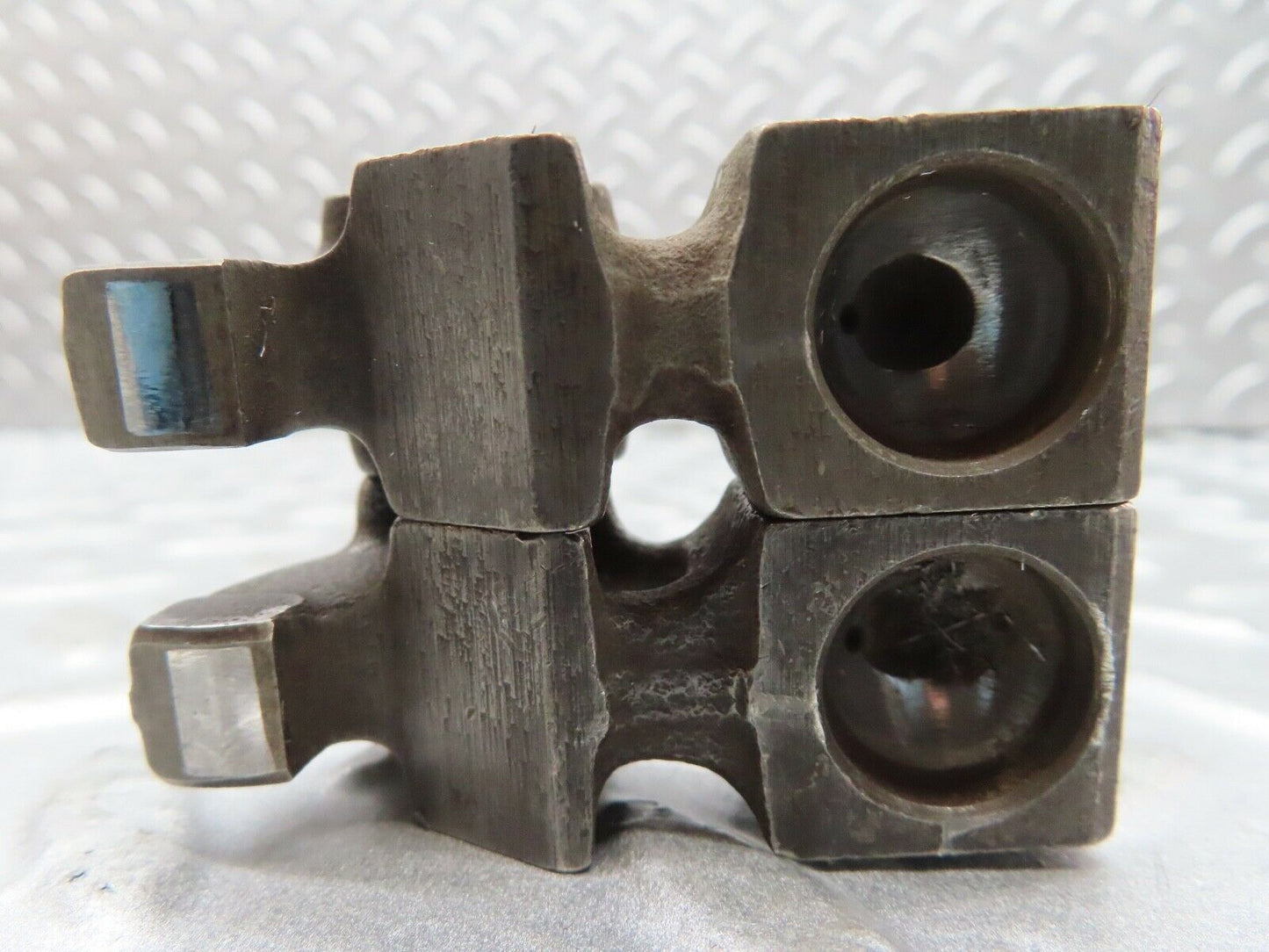 16954 Mercedes-Benz C123 280CE Coupe Valve Rocker Arm With Retaining Spring