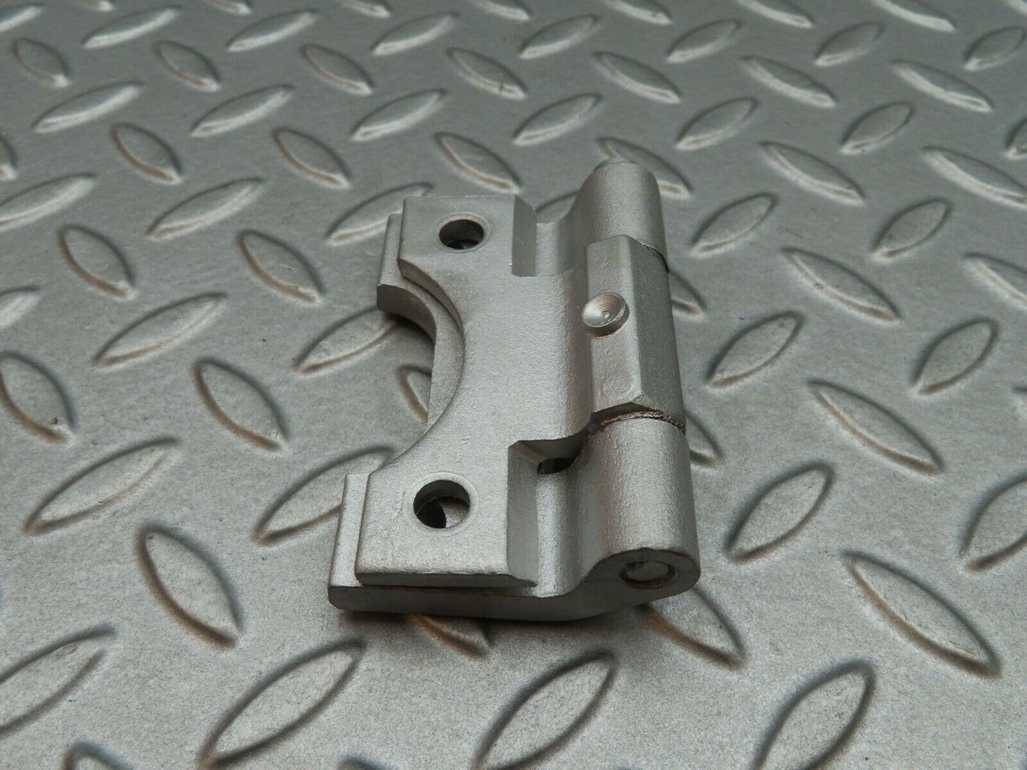 5134 Mercedes-Benz R107 350SL Door Hinge Left