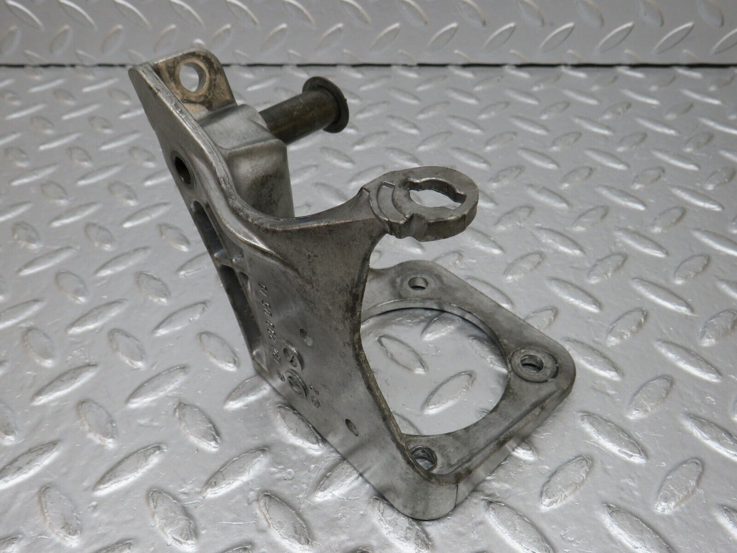 32425 Mercedes-Benz S124 300TE Wagon Brake Pedal Bracket 1242900519