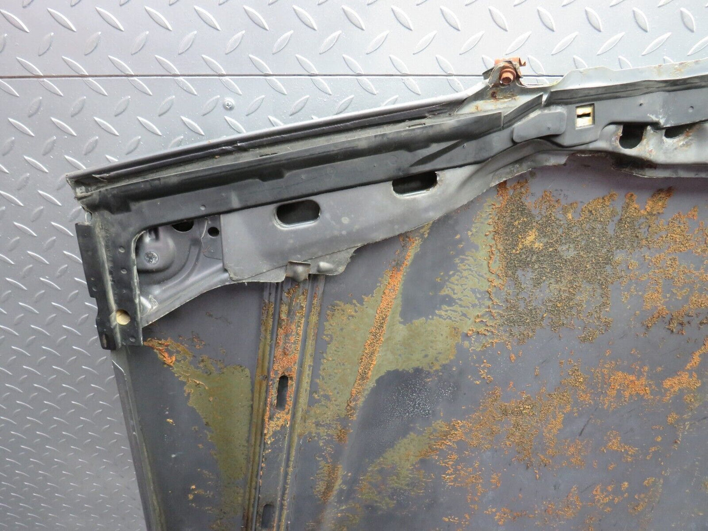 32628 Mercedes-Benz S124 300TE Wagon Bonnet