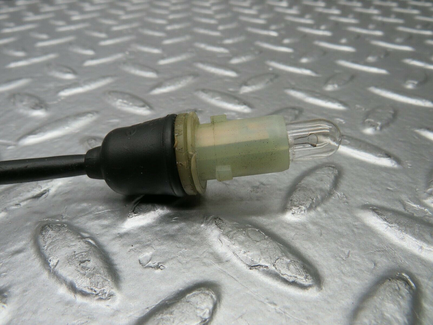 22629 Mercedes-Benz C124 E220 Coupe Front Wing Indicator Cable Wire 1249971881