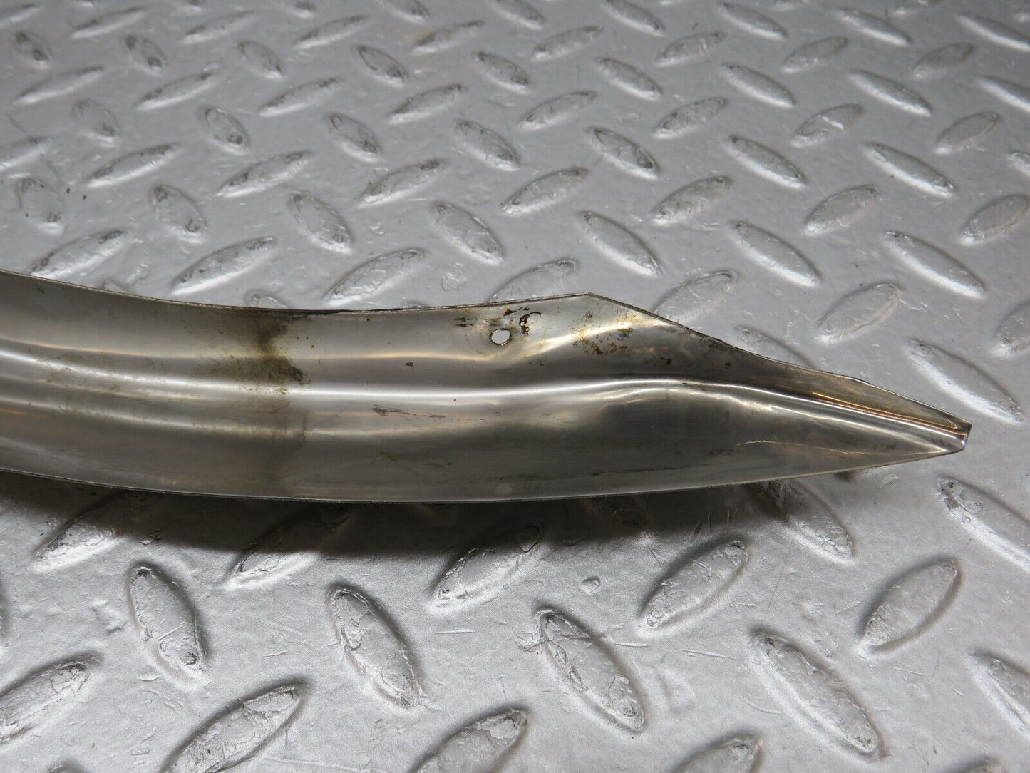 36291 Mercedes-Benz W126 420SE Rear Left Chrome Wheel Arch Trim