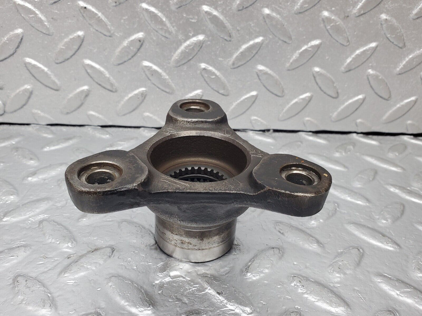 44564 Mercedes-Benz W123 280E Automatic Gearbox Rear Flange 722.309