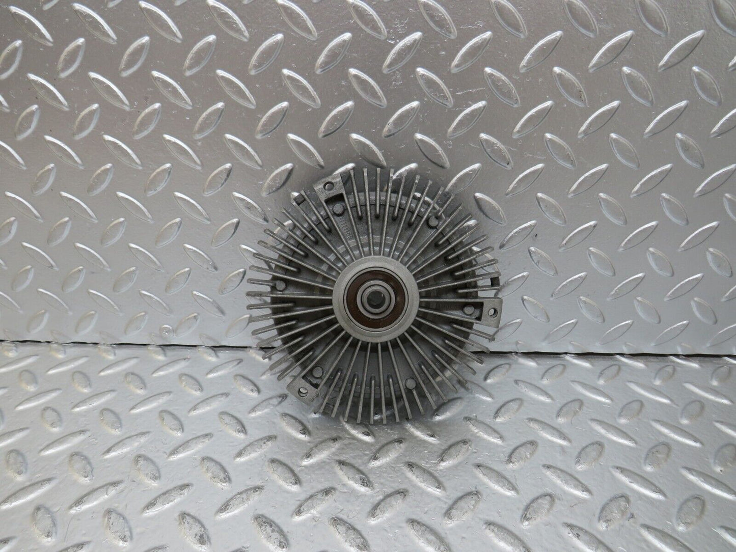25366 Mercedes-Benz W201 190D Engine Cooling Fan Clutch Behr 65.306.13