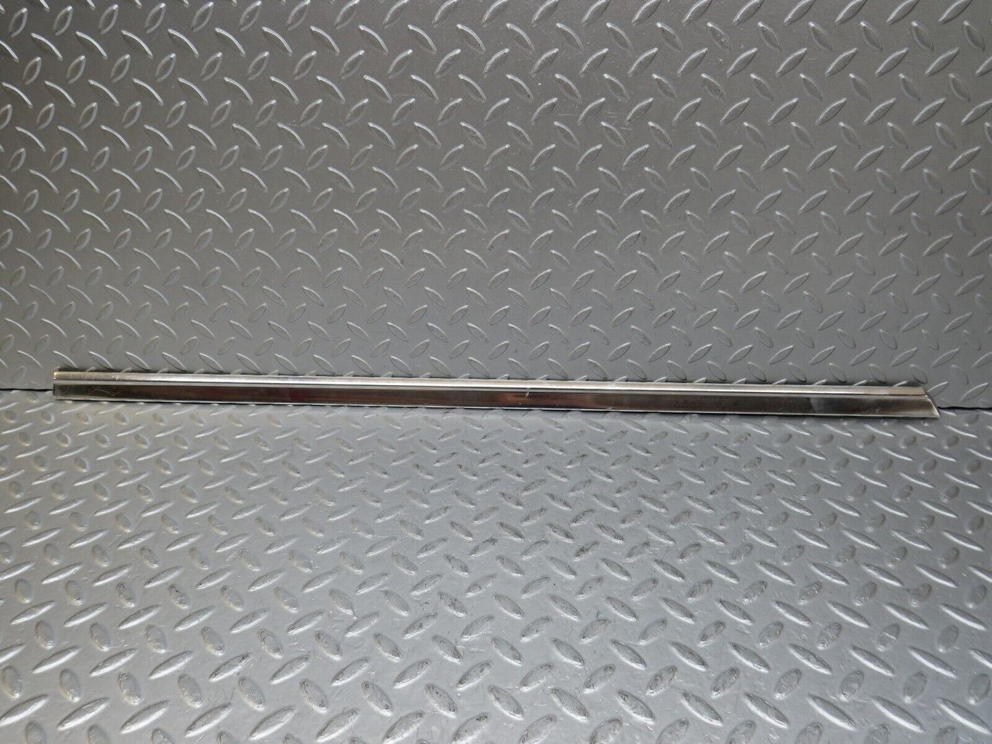 35374 Mercedes-Benz R107 280SL Right Door Chrome Trim
