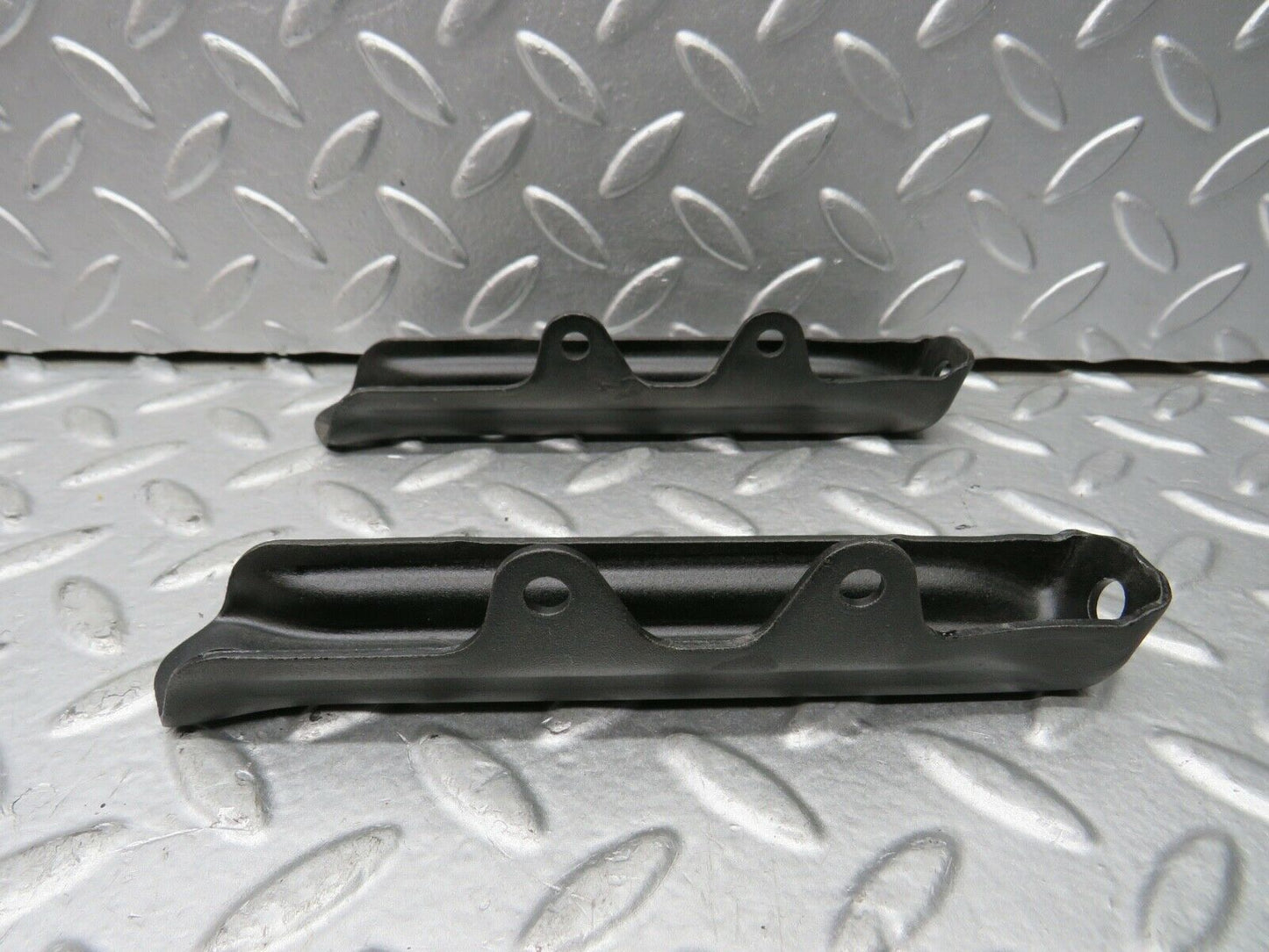 21895 Mercedes-Benz W126 300SE Air Intake Manifold Bracket