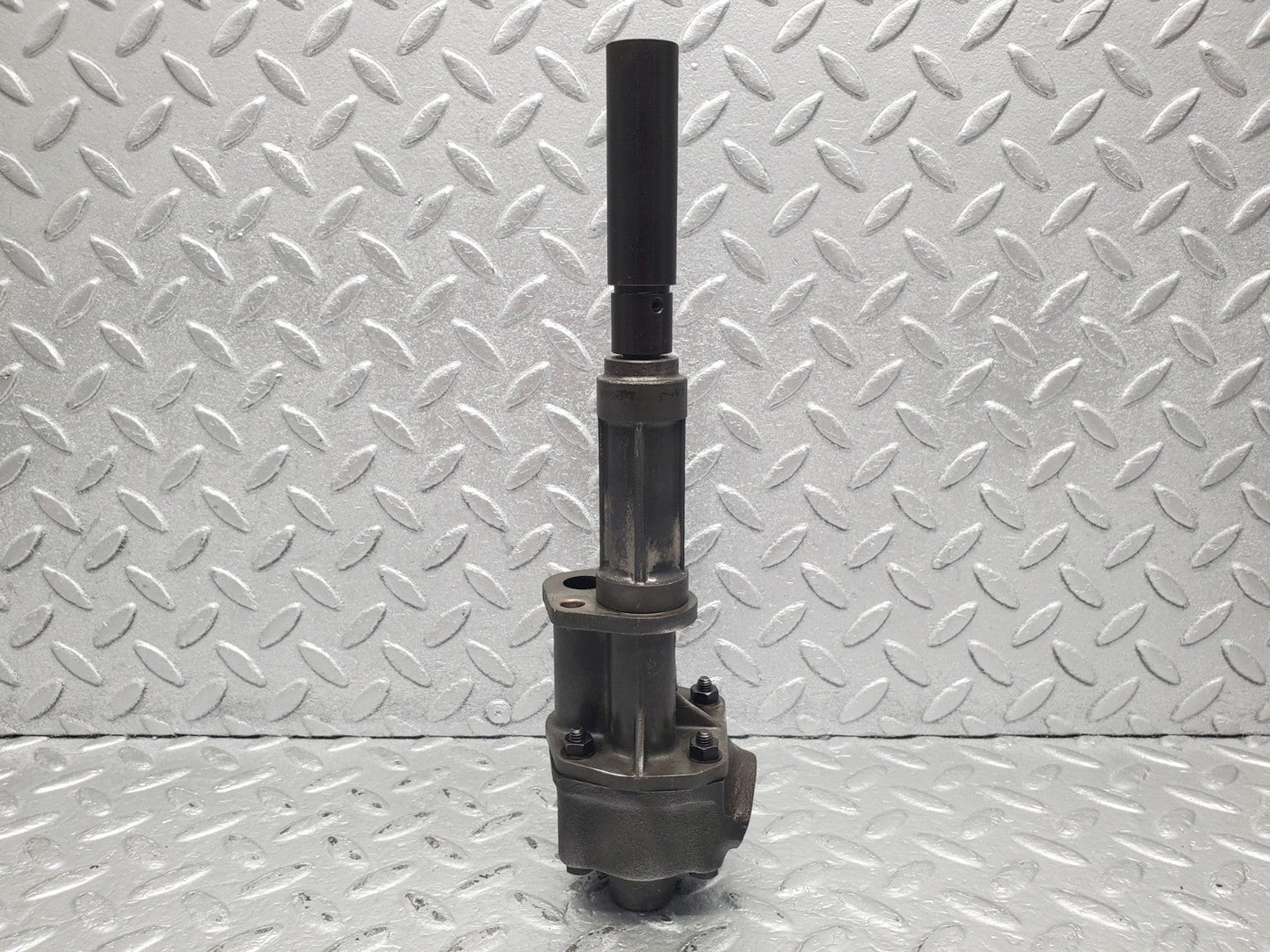 W112 oil pump used OEM