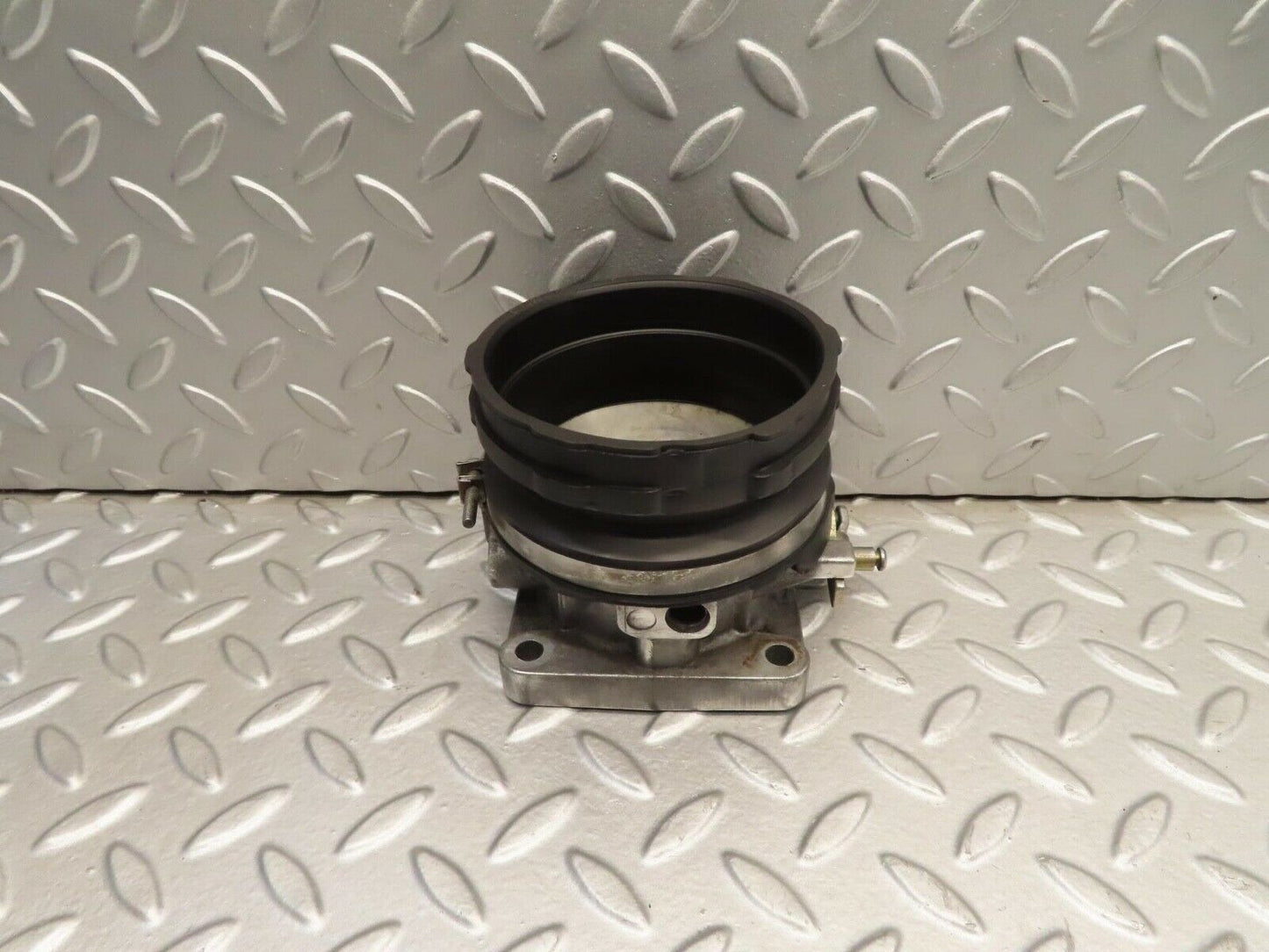 11717 Mercedes-Benz R107 450SL Coupe Throttle Body Valve 1001410382