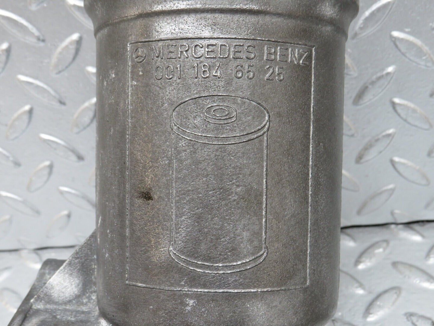 34510 Mercedes-Benz C126 380SEC Coupe Oil Filter Housing 1171801211