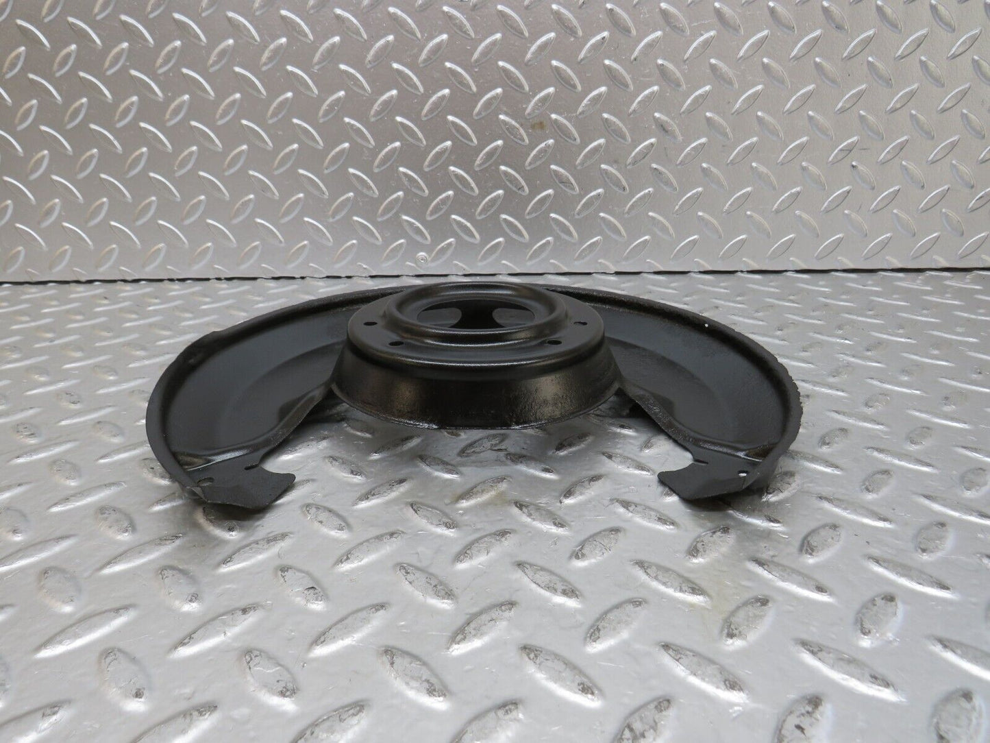 27369 Mercedes-Benz W123 280E Front Wheel Hub brake Protection Plate