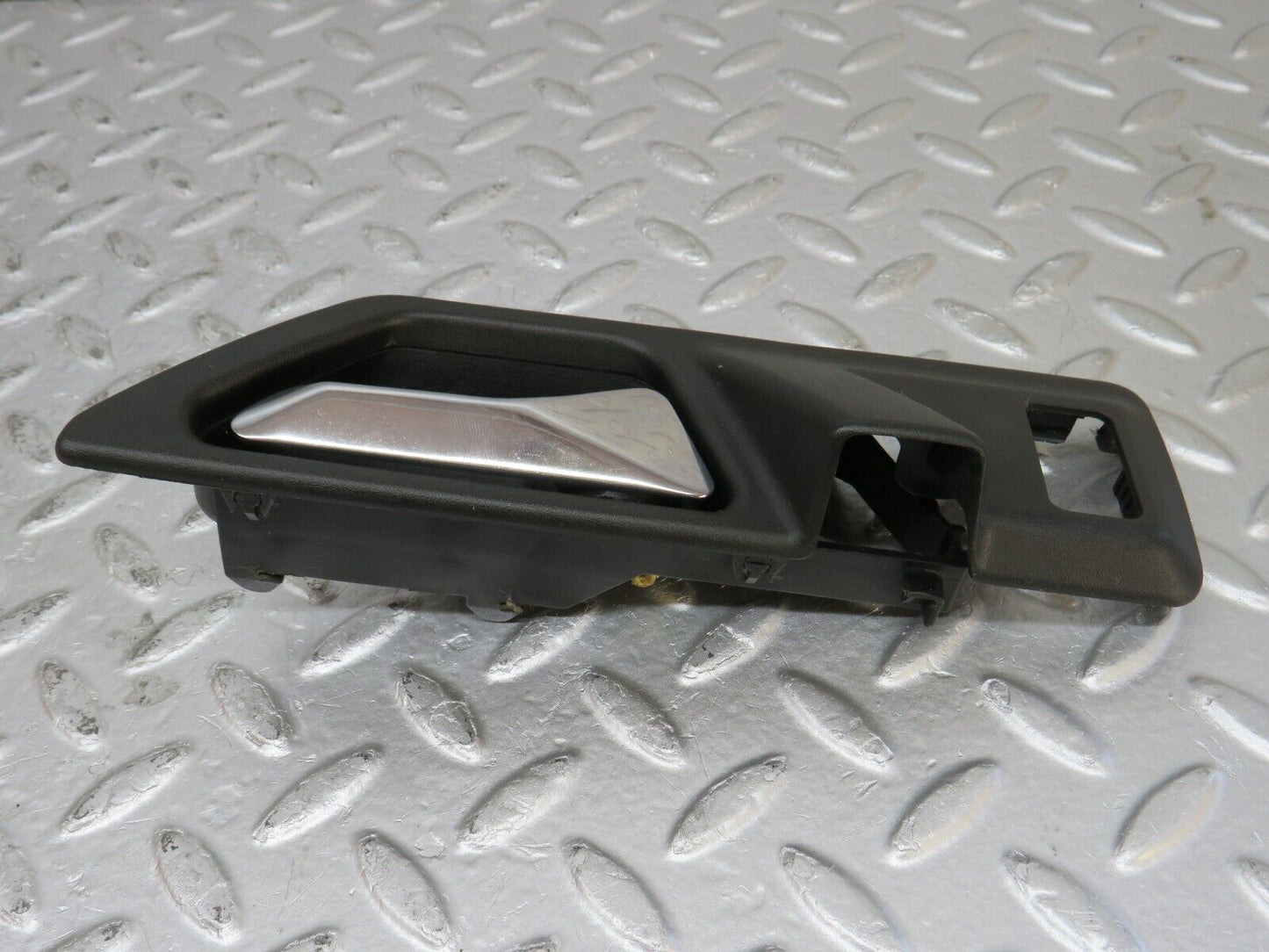 33908 Mercedes-Benz W124 260E Interior Door Handle Rear Right 1247600261