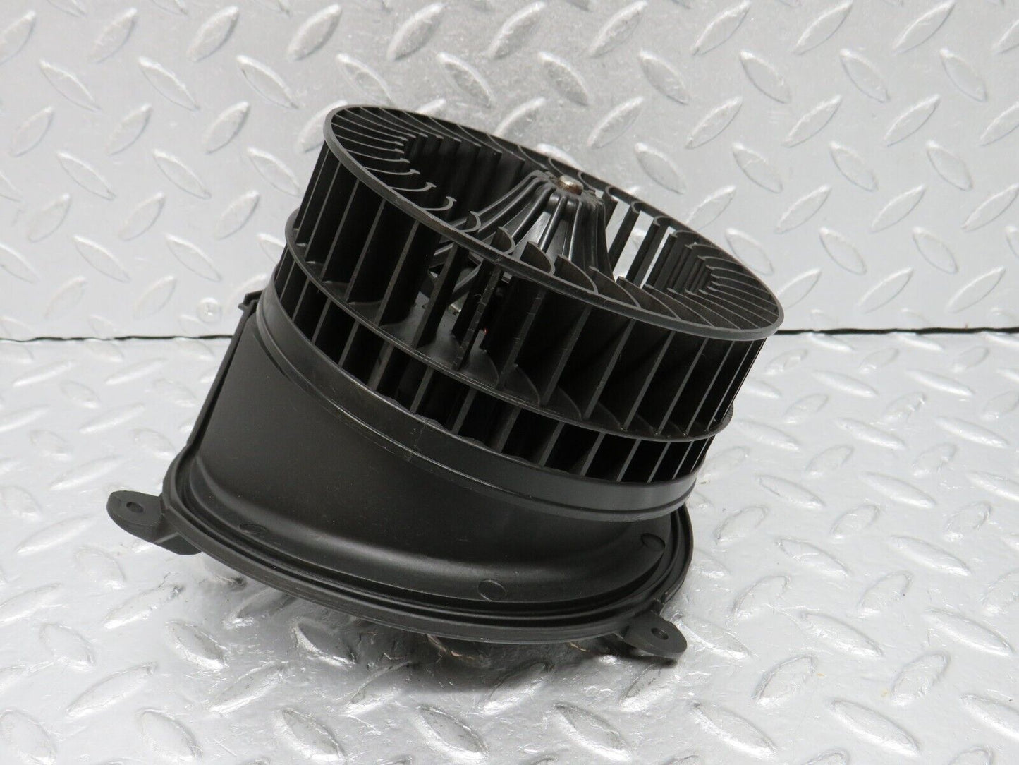 38762 Mercedes-Benz W201 190E Heater Blower Motor