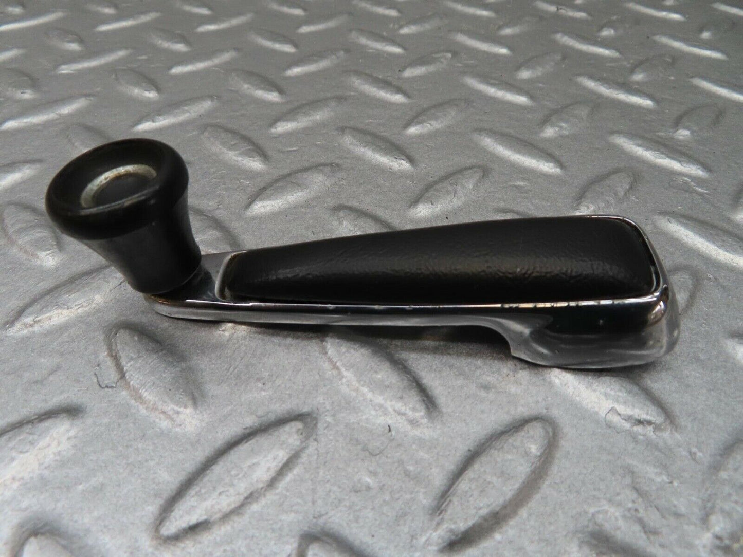 12761 Mercedes-Benz W111 220SE Window Lifter Crank Handle