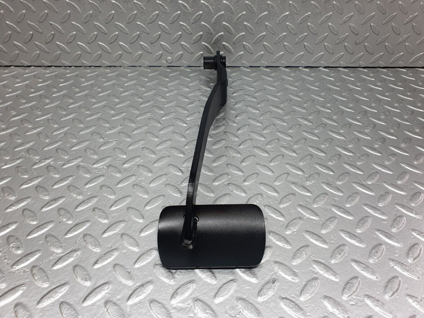 43596 Mercedes-Benz C126 380SEC Coupe Brake Pedal