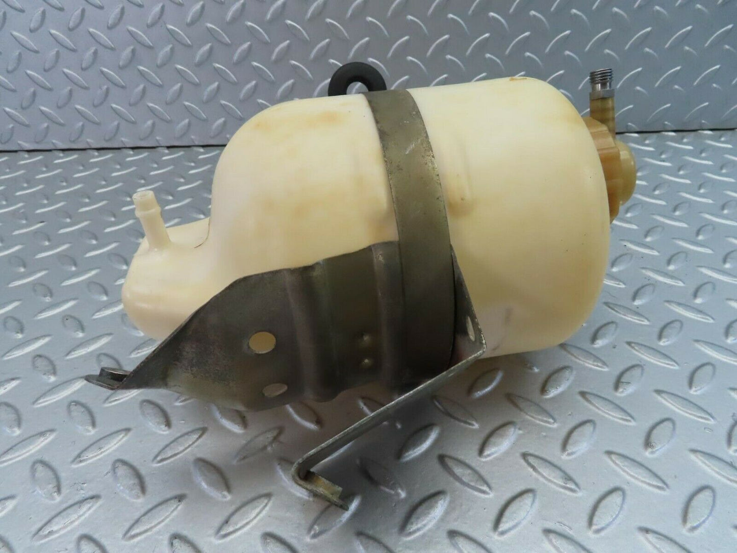 7530 Mercedes-Benz S123 230TE Wagon Hydraulic Suspension Fluid Reservoir