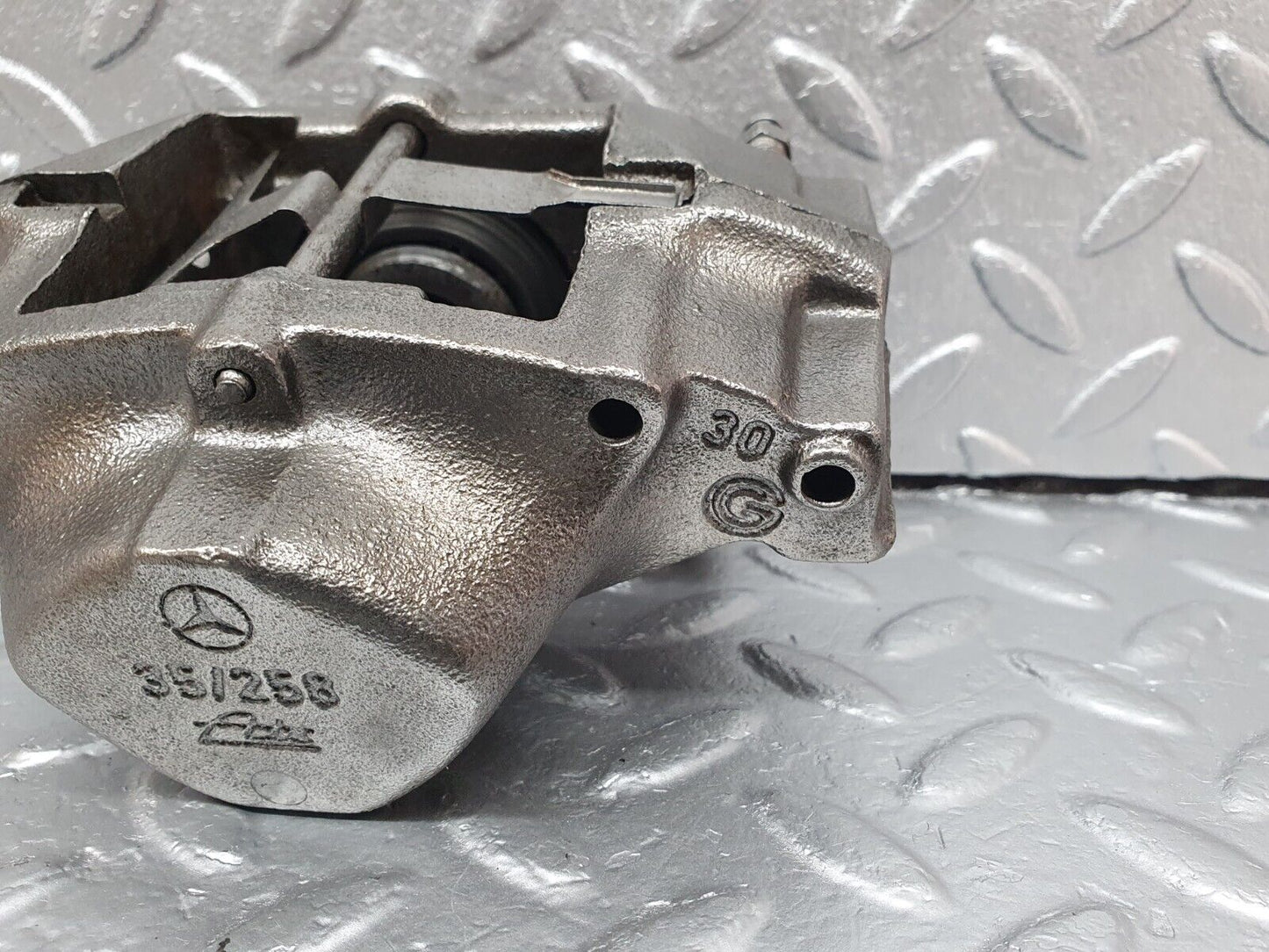 42113 Mercedes-Benz W202 C200 Rear Right Brake Caliper ATE 32