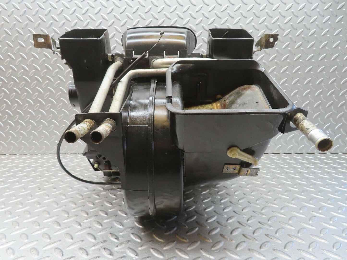 13666 Mercedes-Benz W123 200 Heater Box Blower Housing Behr 1238300008