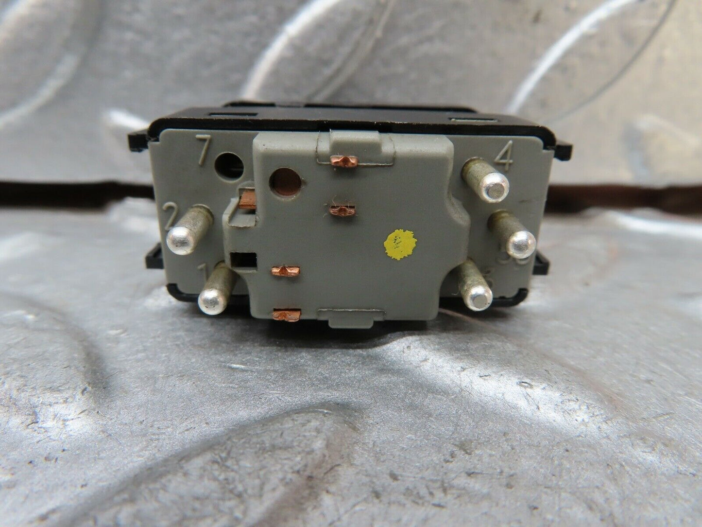 19722 Mercedes-Benz C140 CL420 Coupe Rear Folding Headrest Switch 1408205310