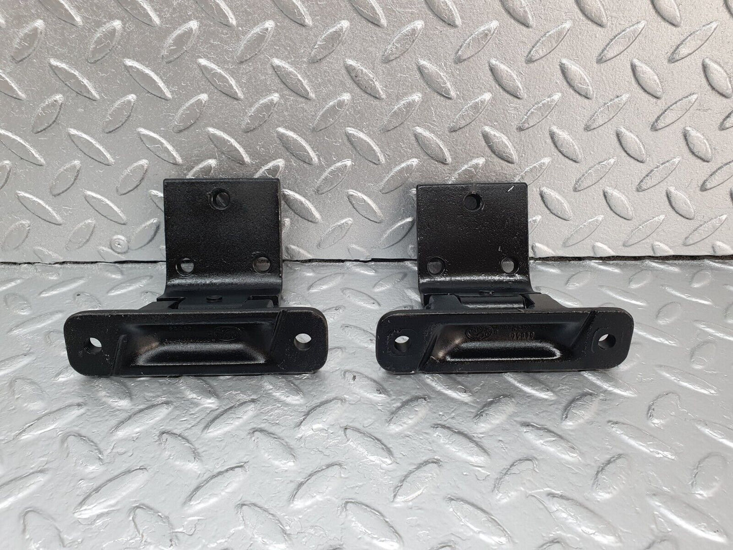 43140 Mercedes-Benz W108 280SE Door Hinge Left Side
