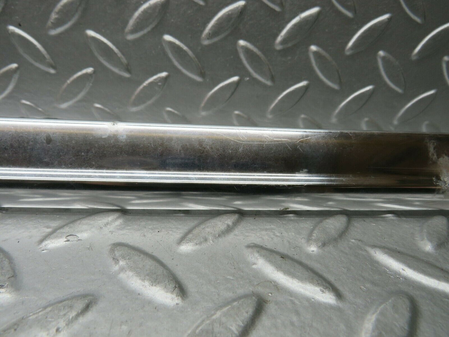 22737 Mercedes-Benz C107 450SLC Coupe Right Door Chrome Trim