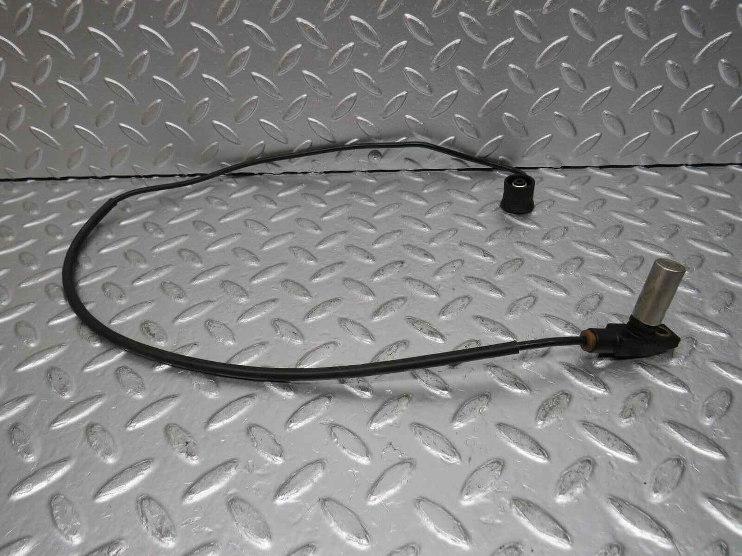 30525 Mercedes-Benz W124 230E Crankshaft Position Sensor 0031530828 0261210067