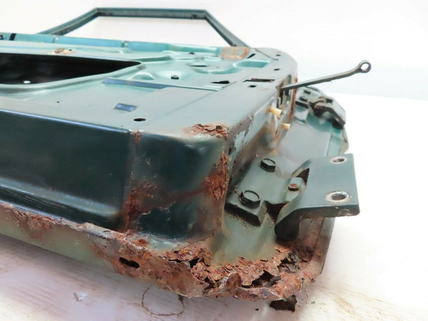 7930 Mercedes-Benz W115 220D Front Left Door