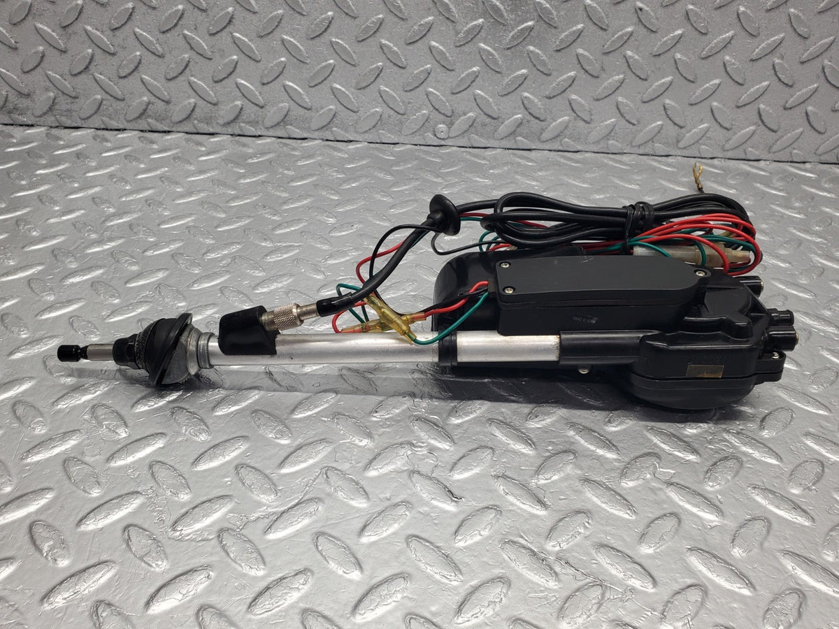 W201 Baby Benz power antenna electric aerial used OEM