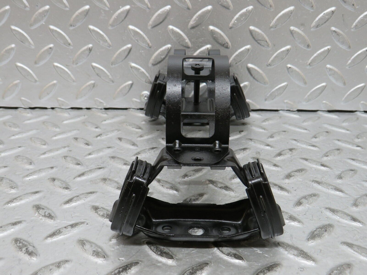 29011 Mercedes-Benz C124 320CE Coupe Fuel Pump Fuel Filter Bracket With Rubber