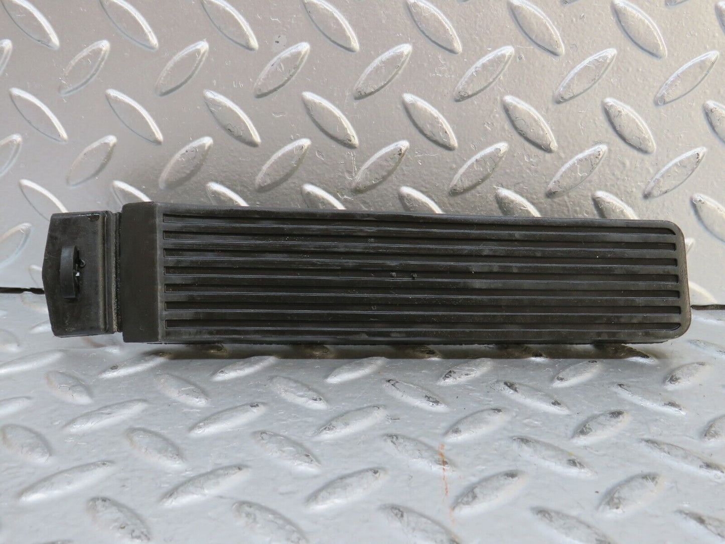 28328 Mercedes-Benz S123 240D Wagon Accelerator Pedal With Rubber 1233010082