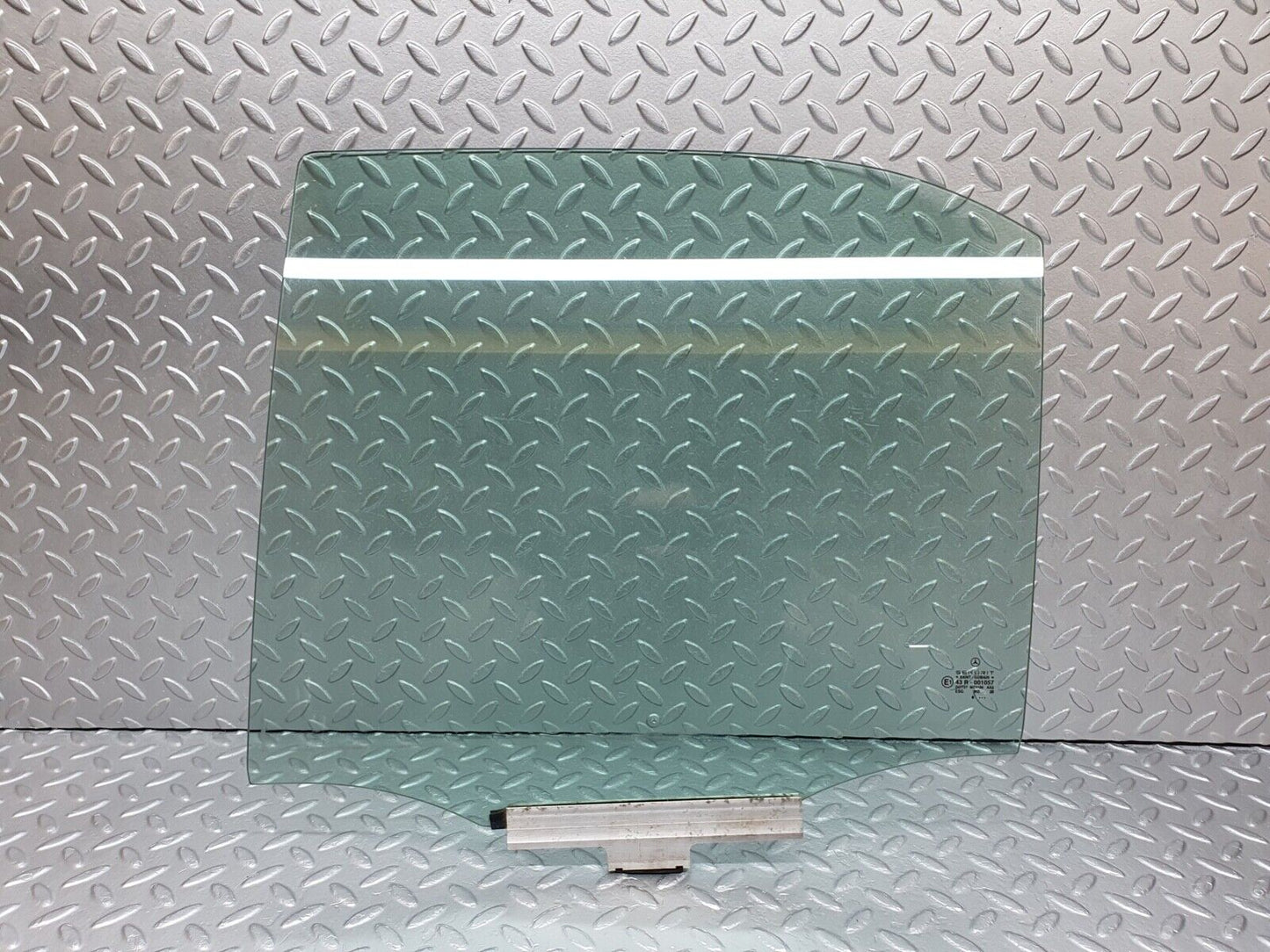 41992 Mercedes-Benz W202 C200 Rear Right Door Window Glass