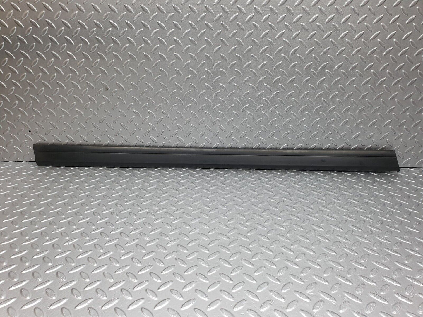 41685 Mercedes-Benz W124 200E Front Left Door Lower Moulding Trim