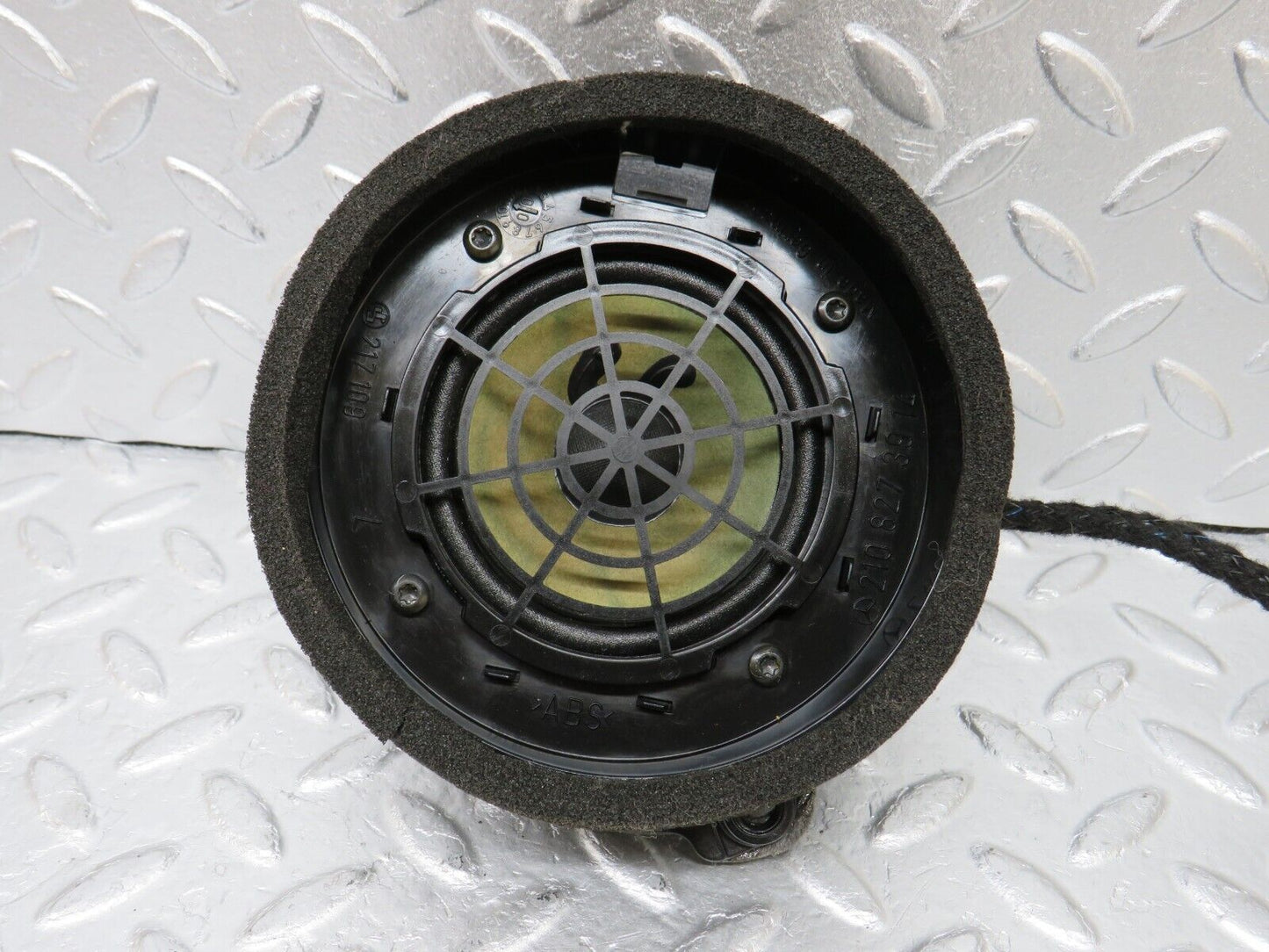 34723 Mercedes-Benz W210 320E Rear Left Door Speaker 2108273914 2108273514