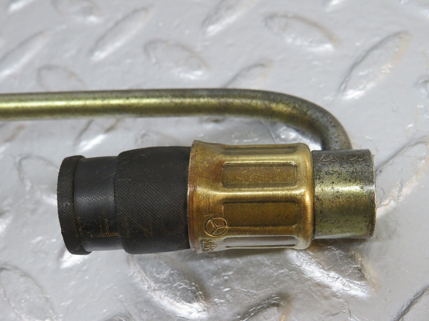 32420 Mercedes-Benz S124 300TE Wagon Fuel Hose Pipe