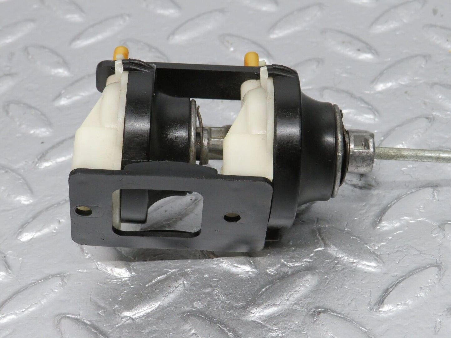 40000 Mercedes-Benz R107 350SL Coupe Seat Vacuum Actuator