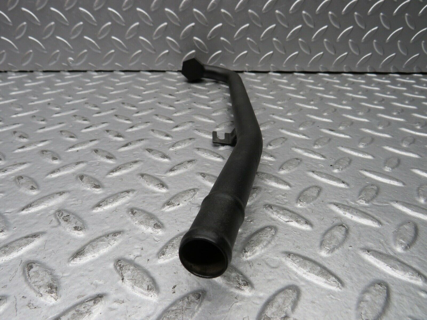 21912 Mercedes-Benz W126 300SE Coolant Hose Pipe