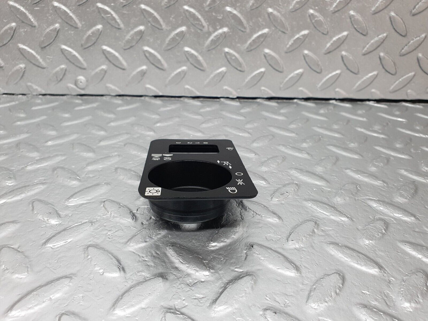 42938 Mercedes-Benz W201 190 Light Switch Trim Cover 2016890880