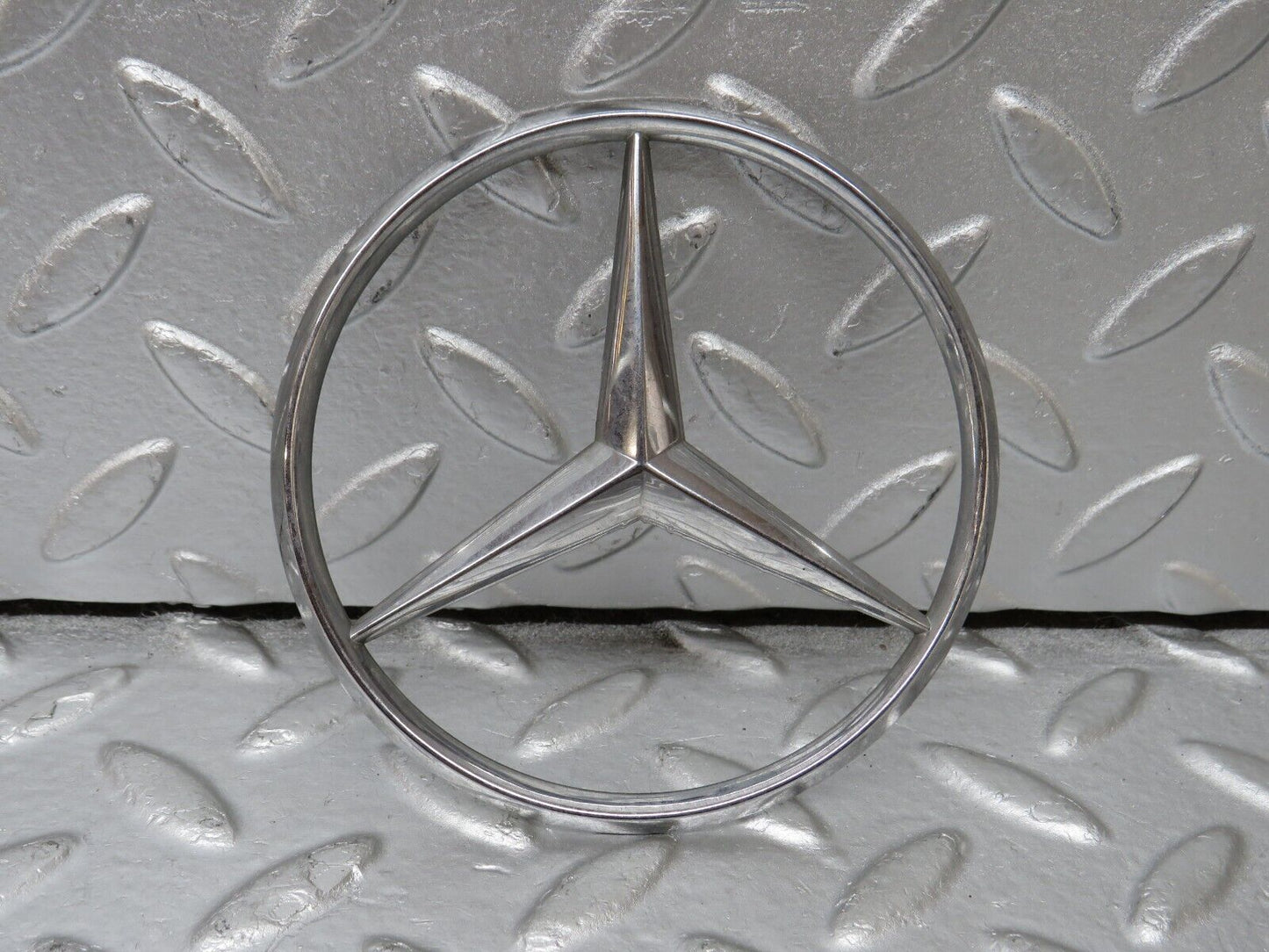 33963 Mercedes-Benz W124 260E Chrome Rear Emblem 2017580058