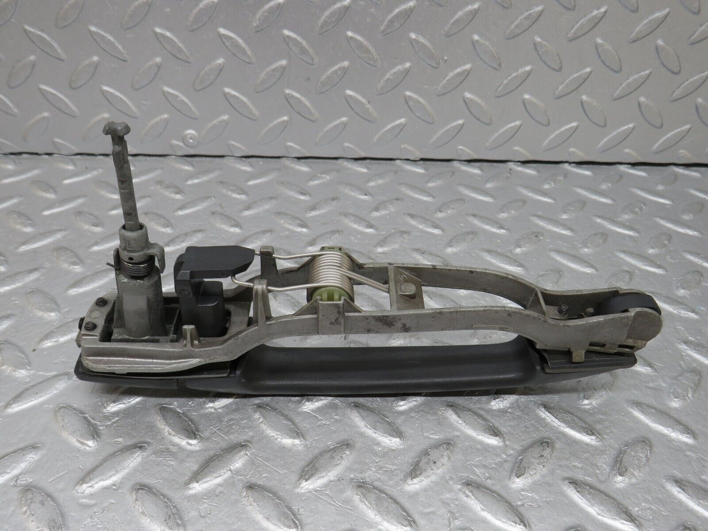 36642 Mercedes-Benz W201 190E Exterior Door Handle Front Left No Key