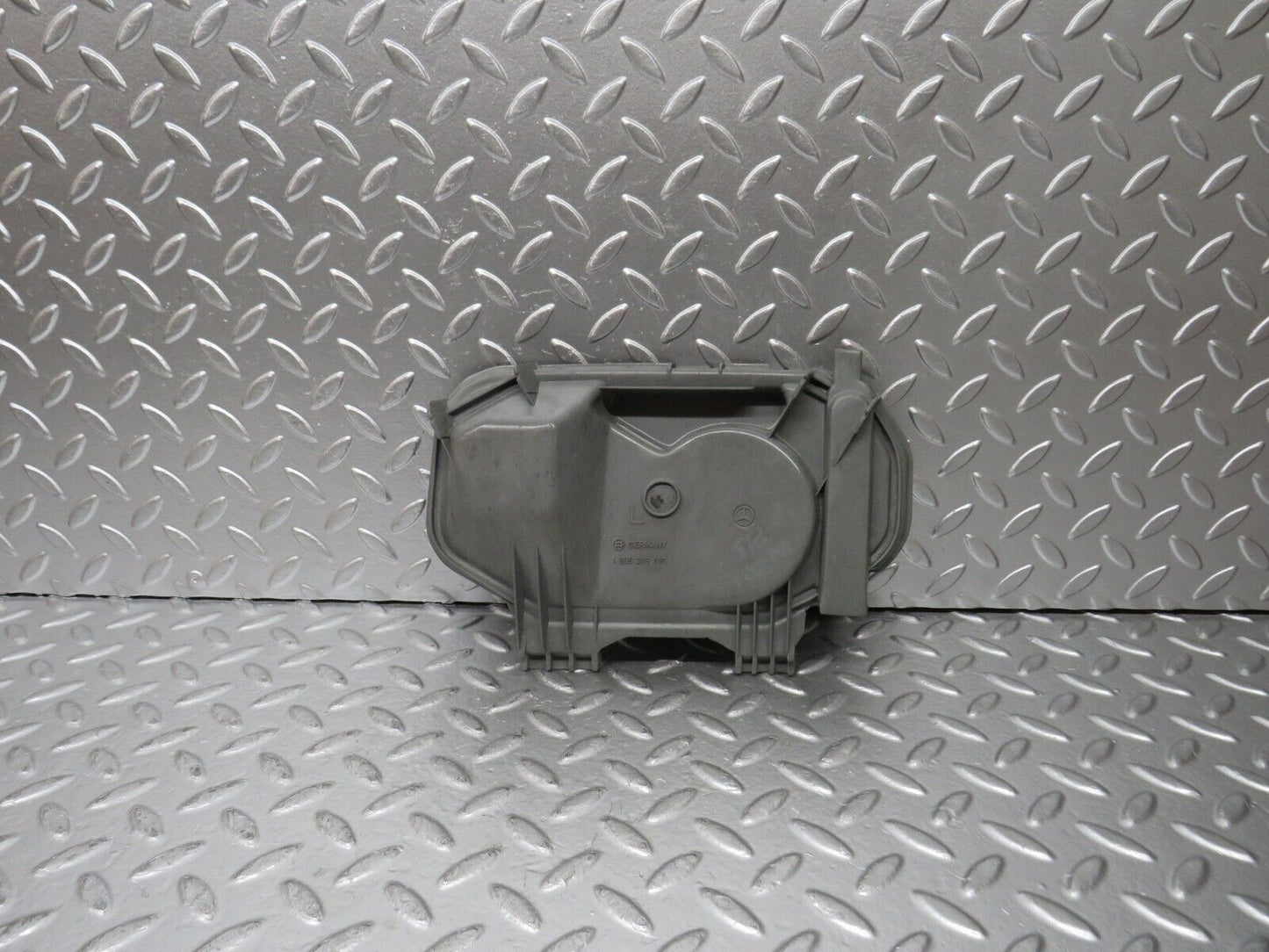 25157 Mercedes-Benz W201 190D Headlight Back Cover Bosch 1305239013
