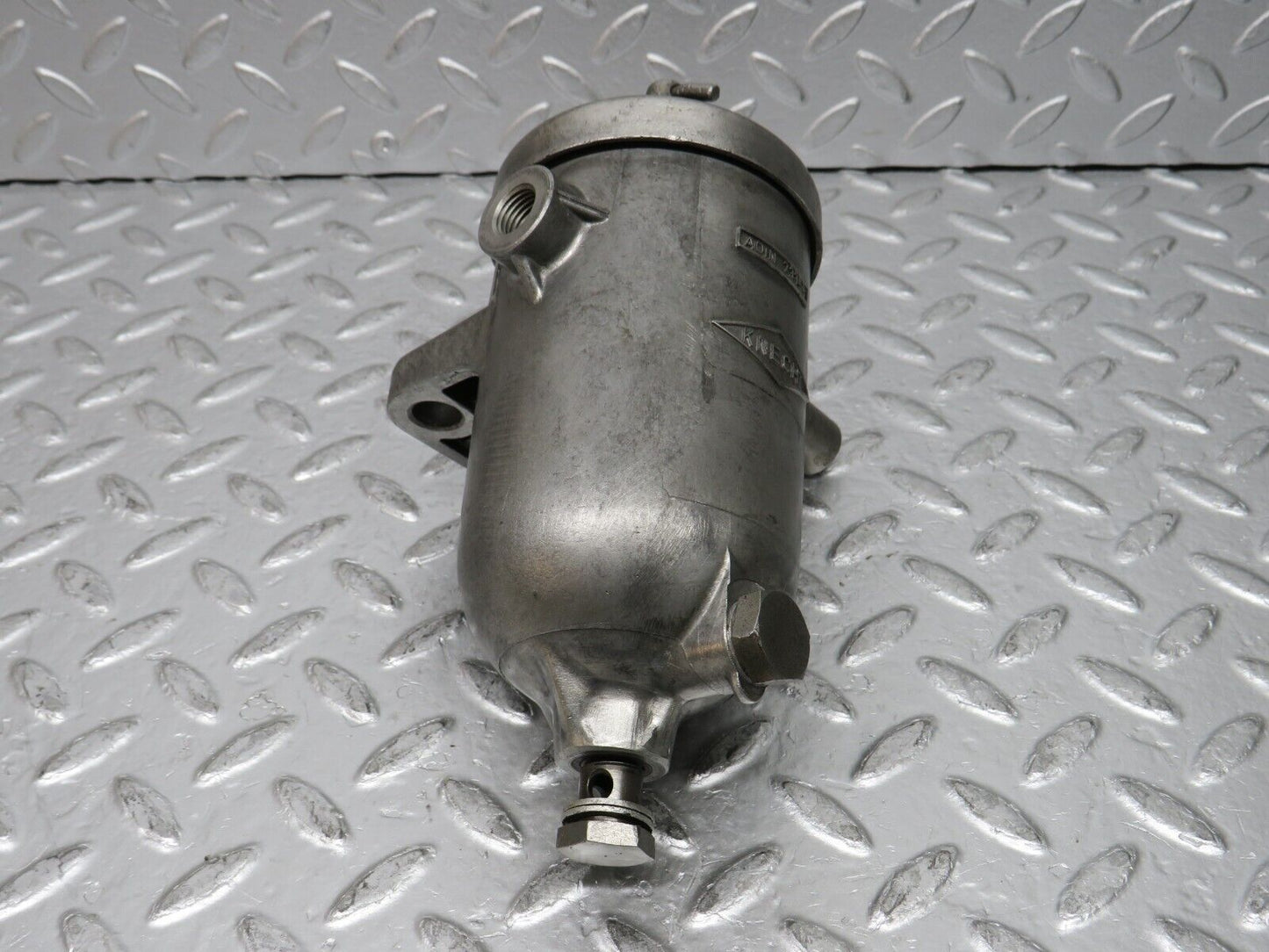 0280 Mercedes-Benz W123 220D  Fuel Filter Housing Knecht FB402
