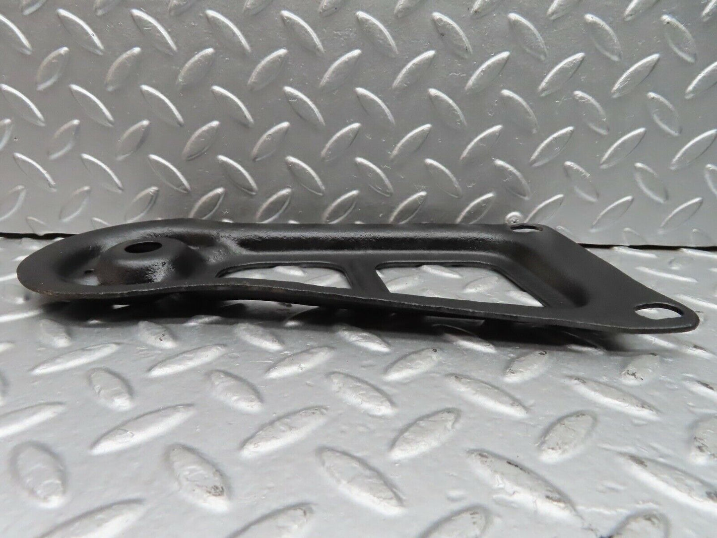 21289 Mercedes-Benz W123 230E Rear Suspension Axle Mounting Bracket