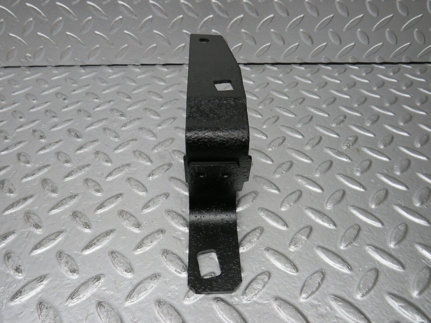 31547 Mercedes-Benz W123 200D Rear Bumper Bracket Pair