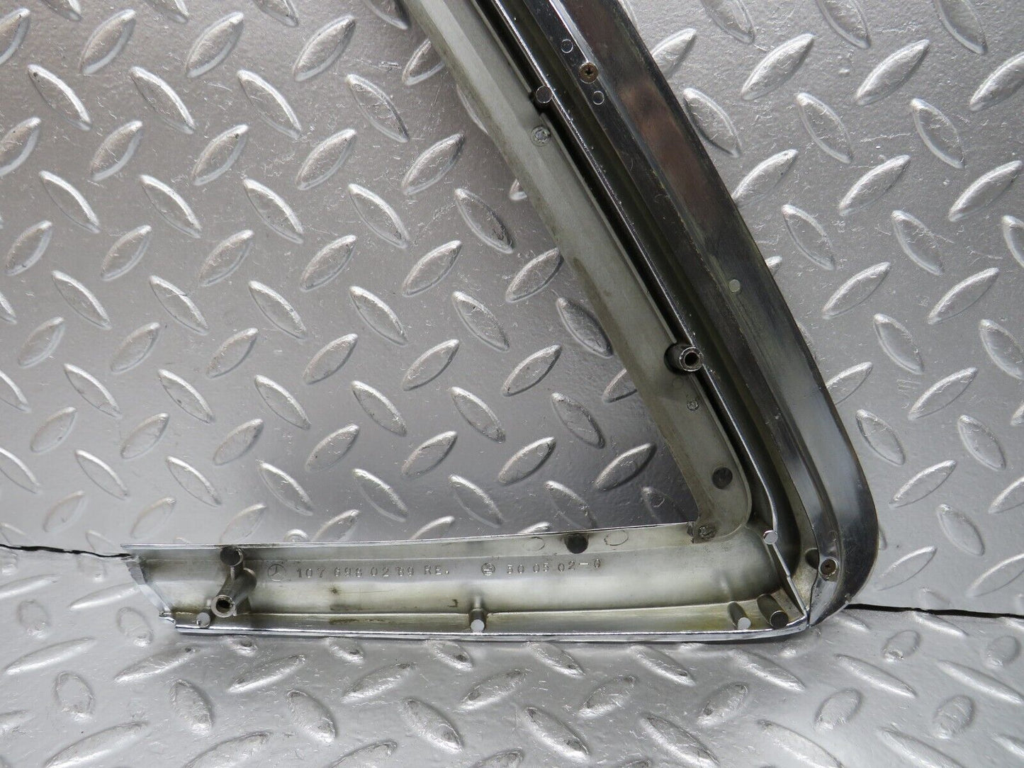0695 Mercedes-Benz C107 350SLC Coupe Window Trim Chrome Right Side 1076980289