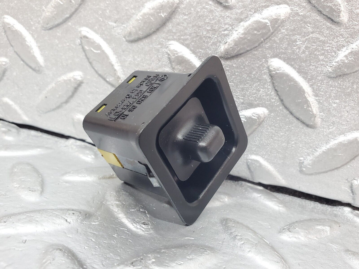 44356 Mercedes-Benz W123 280E Mirror Control Switch 2018200610