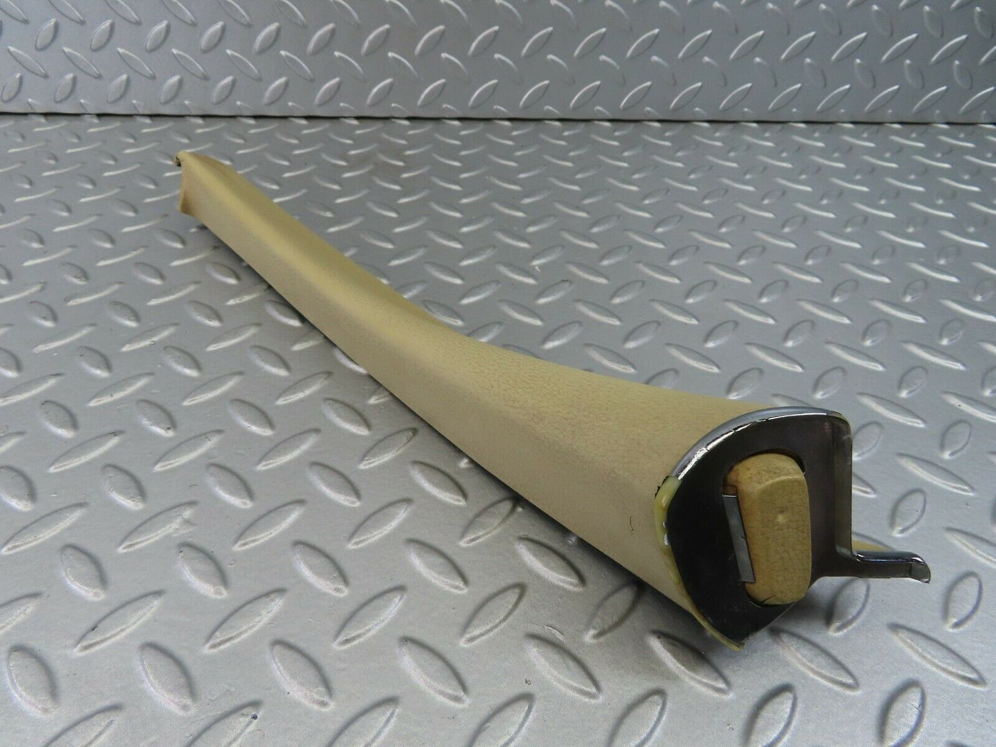7228 Mercedes-Benz W116 450SE Front Right Door Interior Trim