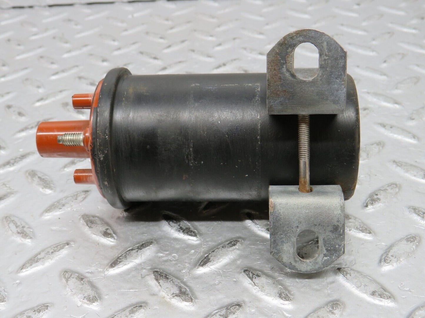 32138 Mercedes-Benz W123 230E Ignition Coil Bosch 0001584003 0221118307