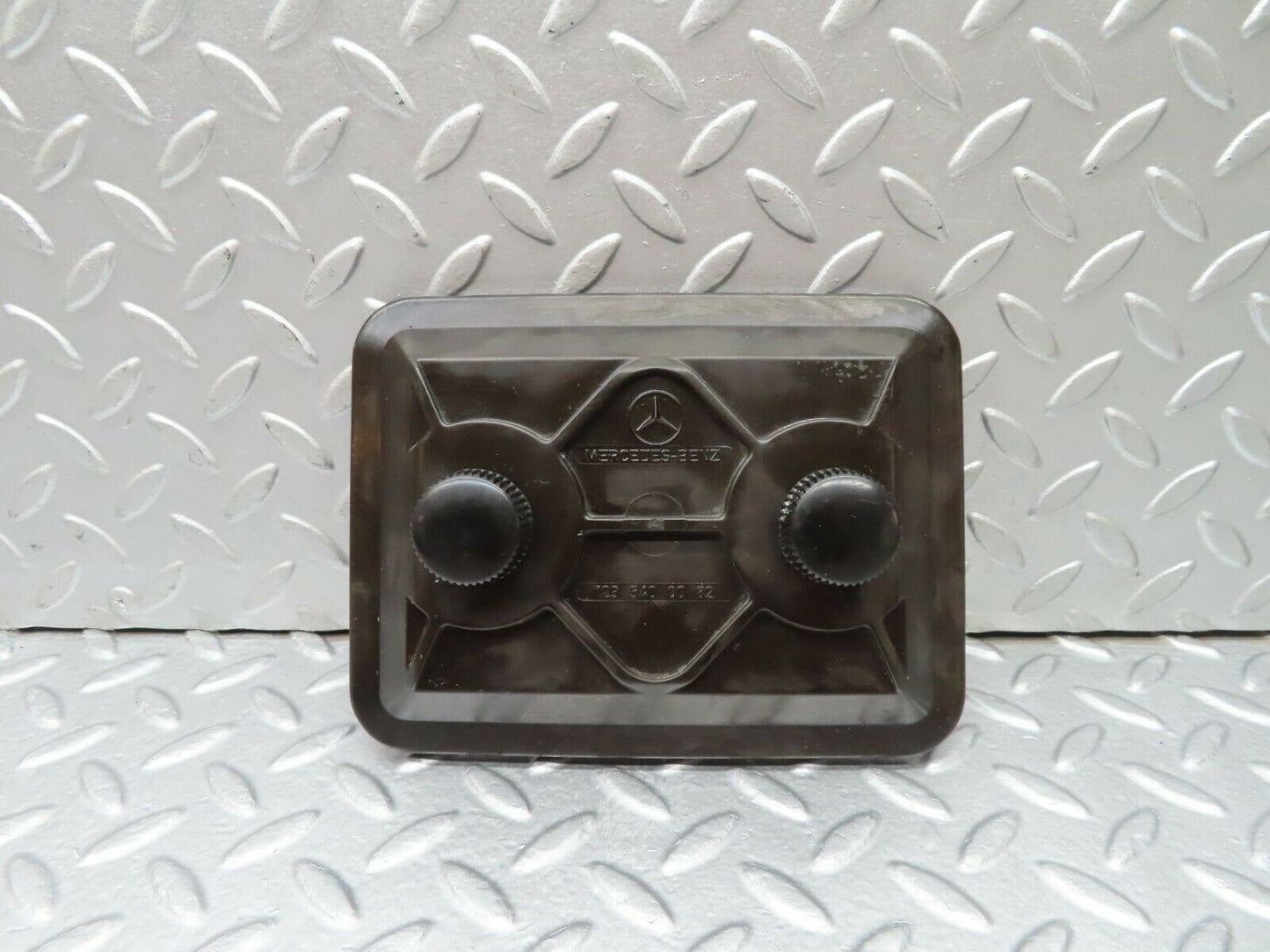 17973 Mercedes-Benz W123 200 Fuse Box Cover Lid 1235400082/1235450200