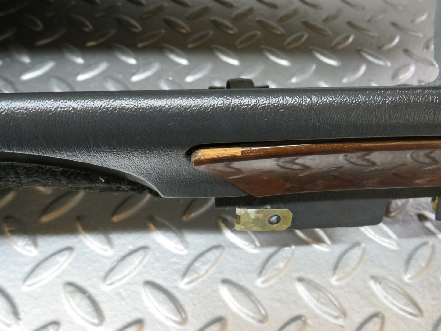 24255 Mercedes-Benz S124 220TE Wagon Dashboard Black