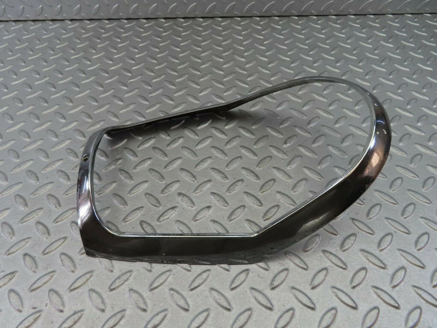 8116 Mercedes-Benz W108 Headlight Chrome Frame