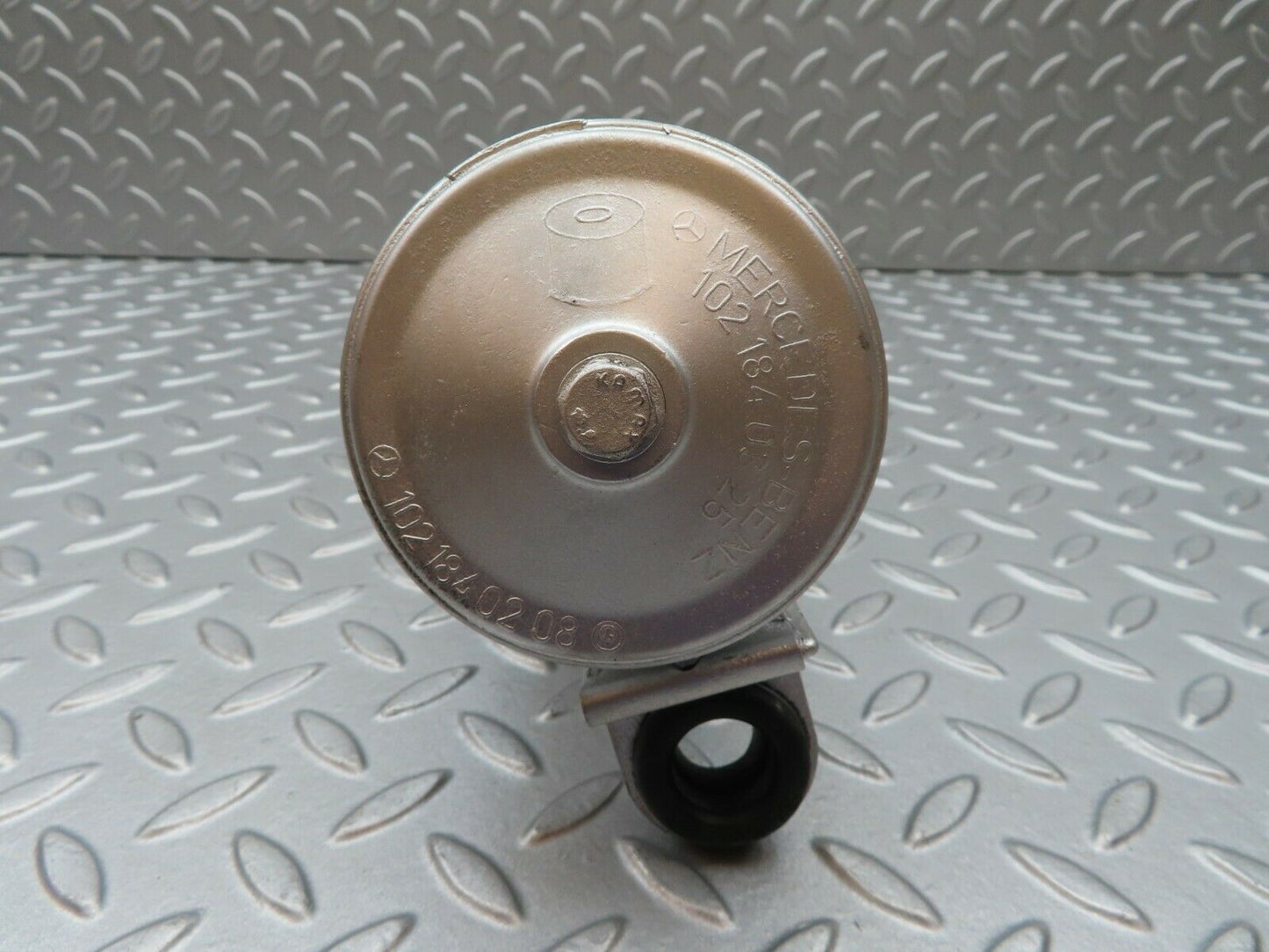 3871 Mercedes-Benz S123 200T Wagon Oil Filter Housing 1021800111